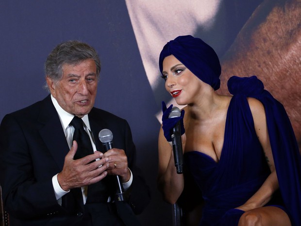 Lady Gaga e Tony Bennett em entrevista coletiva em Bruxelas, na Bélgica (Foto: Yves Herman/ Reuters)