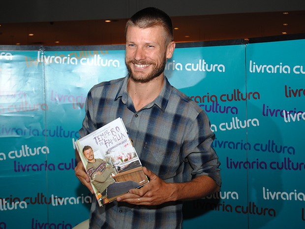 Rodrigo Hilbert em lançamento de livro em São Paulo (Foto: Eduardo Graboski/ Divulgação)