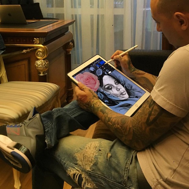 Tatuador mostra processo de criação da tatuagem de Dani Souza (Foto: Reprodução/Instagram)