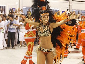 Paolla Oliveira no carnaval em 2010 (Foto: Marcos Serra Lima / EGO)