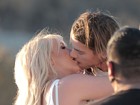 Britney Spears beija muito em gravação de clipe