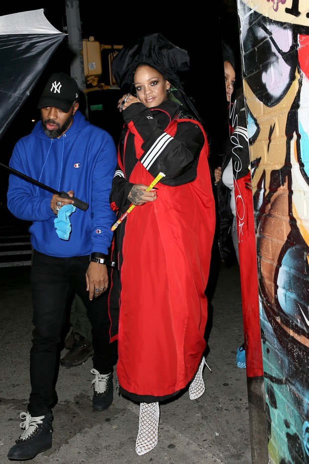 Rihanna em Nova York, nos Estados Unidos (Foto: AKM-GSI/ Agência)