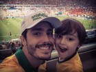 Thiago Rodrigues leva o filho para conferir jogo da Copa no Maracanã