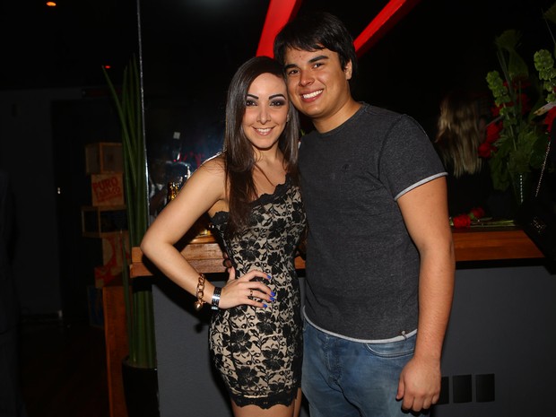 Igor, filho de Zezé Di Camargo, com a namorada em festa em São Paulo (Foto: Iwi Onodera/ EGO)