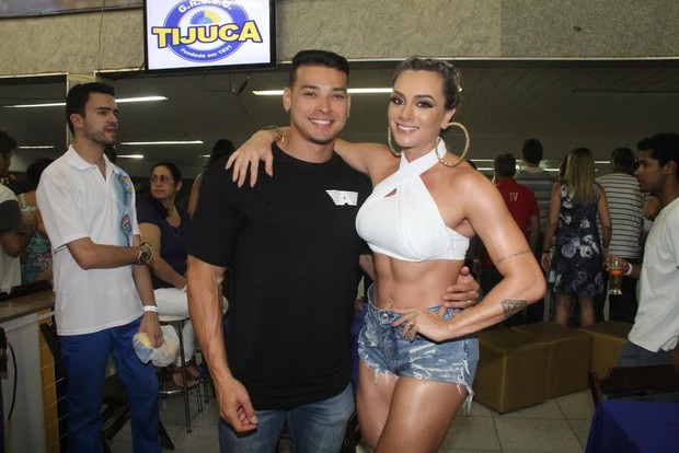 Juju Salimeni com o namorado Felipe Franco (Foto: Thyago Andrade/ Ag. Brazil News)
