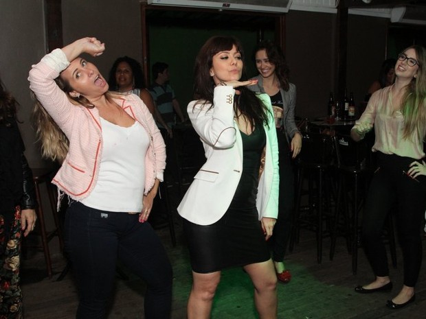 Andréia Sorvetão e Simone Sores em festa no Rio (Foto: Anderson Borde/ Ag. News)