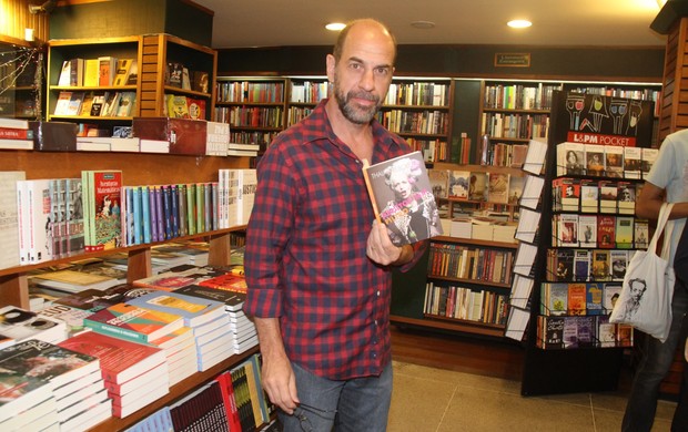 Roberto Bontempo em lançamento de livro no Rio (Foto: Thyago Andrade/ Foto Rio News)
