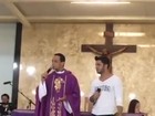 Veja Cristiano Araújo cantando pela última vez em sua paróquia