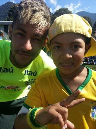 Neymar e Raffaell César (Foto: Facebook / Reprodução)