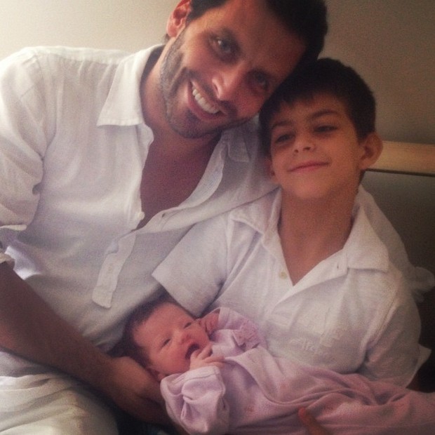 Henri Castelli e os filhos, Lucas e Maria Eduarda (Foto: Instagram / Reprodução)