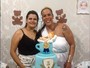 Rebeca Gusmão faz chá de bebê para o filho e se veste de deusa grega