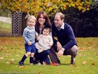 Kate Middleton e Príncipe William posam com os filhos em foto de Natal