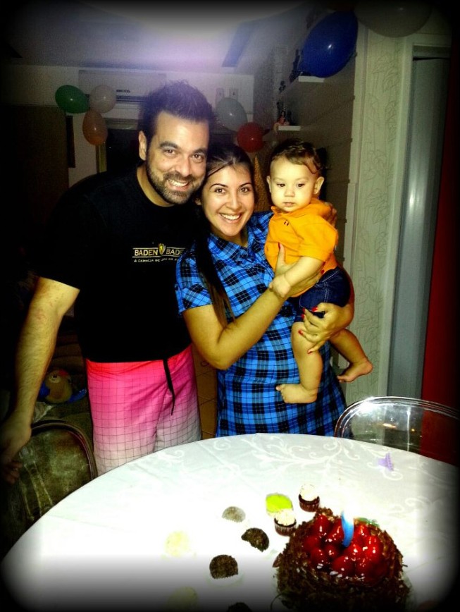 Priscila Pires posta foto da família (Foto: Facebook / Reprodução)