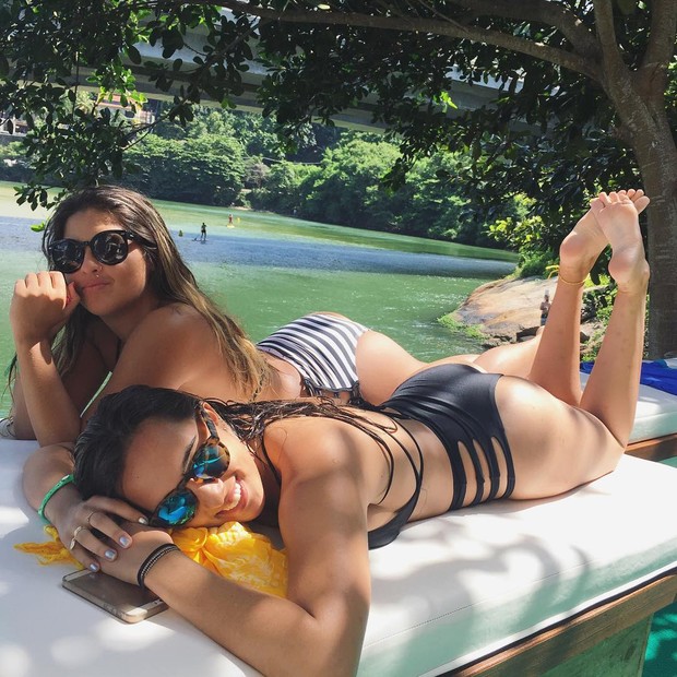 Danielle Favato e amiga (Foto: Reprodução/Instagram)