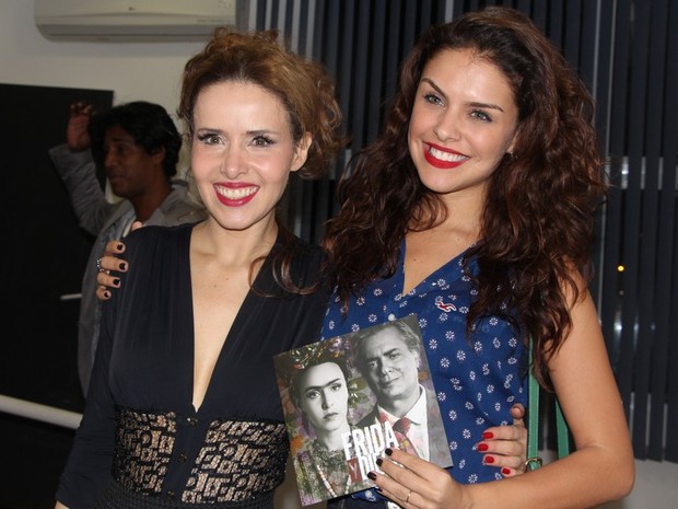 Leona Cavalli e Paloma Bernardi em teatro em São Paulo (Foto:  Renan Katayama/ Azzi Agency/ Divulgação)