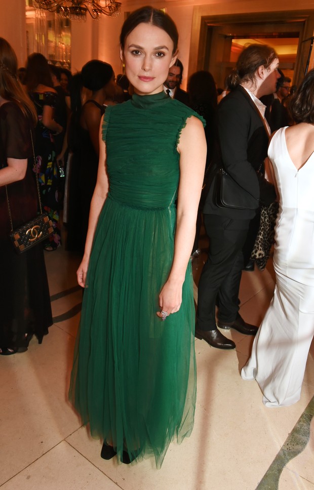 Keira Knightley em premiação em Londres, na Inglaterra (Foto: David M. Benett/ Getty Images)