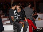 Natallia Rodrigues troca beijos com o marido no Rock in Rio