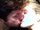 Claudia Leitte posta foto beijando o marido