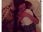 Luciana Gimenez posta foto ninando o filho caçula