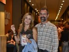 Christine Fernandes e Floriano Peixoto vão ao teatro no Rio