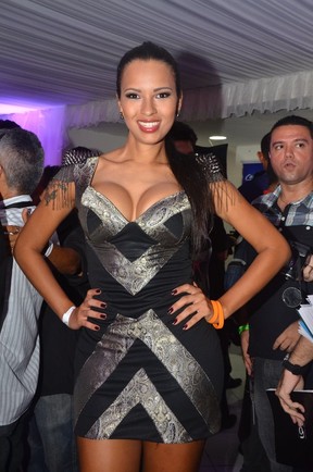 Ex-BBB Ariadna em evento em Fortaleza (Foto: Denilson Silva/ Ag. News)