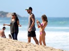 Fernanda Lima e Rodrigo Hilbert curtem dia de praia com os filhos