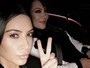 Kim Kardashian aparece com mãe, Kris Jenner, na primeira selfie do ano