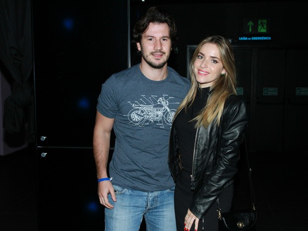 Monique Alfradique e o namorado, Gabriel Sala, em festa em São Paulo (Foto: Amauri Nehn/ Brazil News)