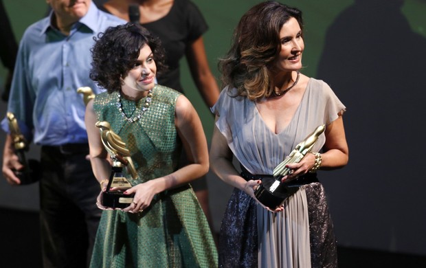 Maria Flor e Fátima Bernardes em premiação no Rio (Foto: Roberto Filho/ Ag. News)
