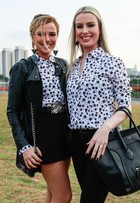 Fernanda Keulla e Natallia Rodrigues usam a mesma camisa no SPFW
