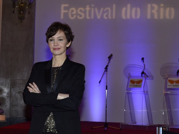 Júlia Lemmertz em prêmio no Rio (Foto: Roberto Teixeira/ EGO)