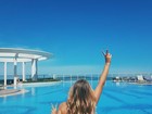 Gabi Lopes faz topless em piscina no Uruguai: 'Hoje o dia foi lindo por aqui'