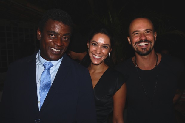 Seu Jorge, Kessey Esteves e Paulinho Vilhena em festa no Rio (Foto: Marcelo Boldrin/Divulgação)