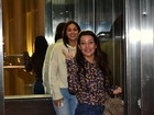 Bruna Marquezine e Fernanda Souza passeiam em shopping