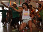 Scheila Carvalho impressiona com 'pernões' em academia em Salvador