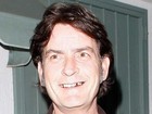 Charlie Sheen pede desculpas a Ashton Kutcher por crítica