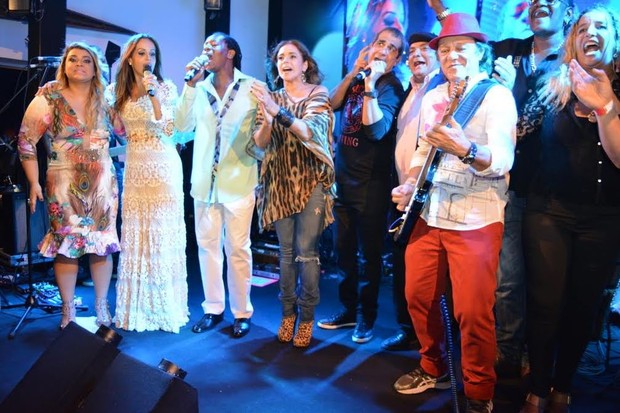 Cantores na festa de lançamento do programa &quot;Globo de Ouro&quot;  (Foto: Felipe Souto Maior/Agnews)