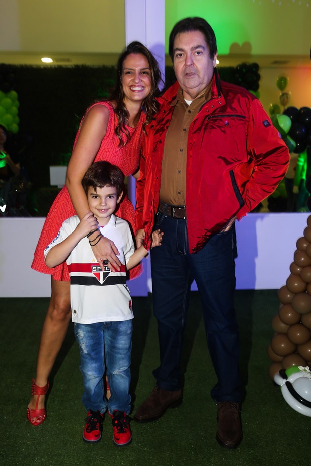 Faustão com a esposa Luciana Cardoso e o filho aniversariante Rodrigo (Foto: Manuela Scarpa/Photo Rio News)
