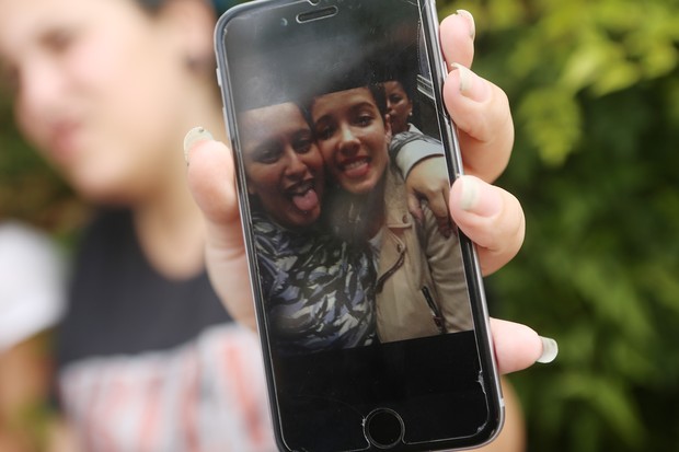 Jayne Nunes mostra selfie com Halsey (Foto: Iwi Onodera/EGO)