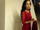 Sônia Braga usa vermelho em evento e diz que look não tem ligação política