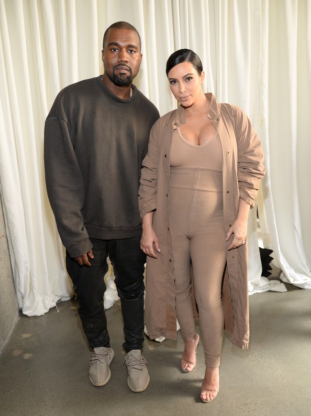 Kim Kardashian e North no desfile de Kanye West (Foto: Getty Images)