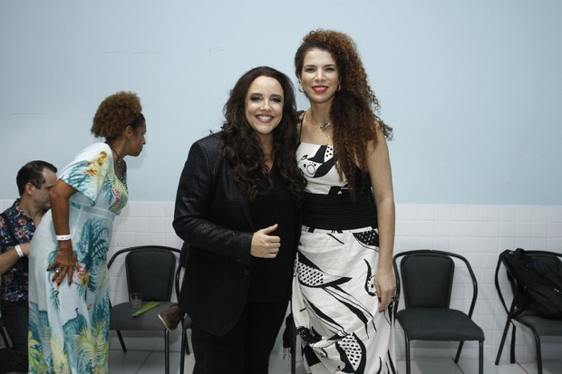 Ana Carolina e Vanessa da Mata (Foto: Alex Palarea / AgNews)