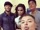 Anitta posa entre Neymar e Gabriel Medina em festa em São Paulo