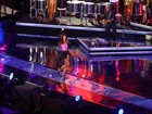 Ivete Sangalo deixa as pernas de fora em gravação de DVD comemorativo