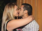 Geisy Arruda beija muito em boate de São Paulo
