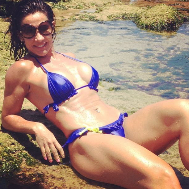Scheila Carvalho posa de biquiní (Foto: Instagram / Reprodução)