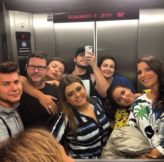 Preta Gil posta selfie com Ivete Sangalo, Rodrigo Godoy e amigos (Foto: Reprodução / Instagram)