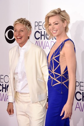 Ellen DeGeneres e Portia de Rossi em prêmio em Los Angeles, nos Estados Unidos (Foto: Jason Merritt/ Getty Images/ AFP)