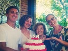 Luciano Huck e Angélica comemoram os aniversários das mães