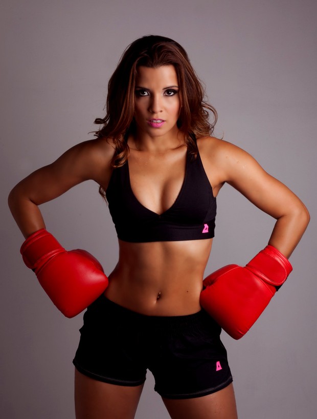 Renata Santos posa para linha fitness (Foto:  Insanity/ Vinicius Tribian)